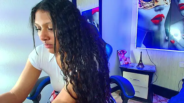 ashley-17's cam snapshot