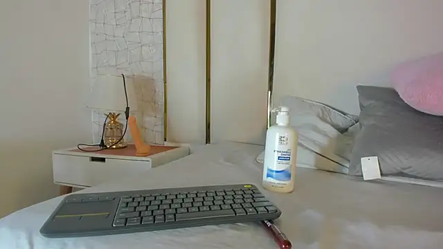 Bunny_Blush1's cam snapshot