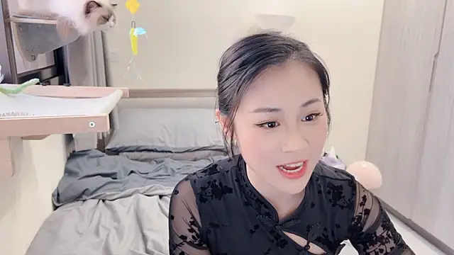 BabyOneDaily's cam snapshot