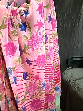 bhuvana_555's cam snapshot