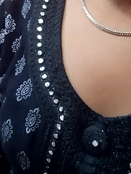 pari_rani7's cam snapshot