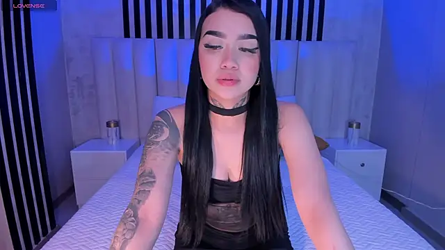 MeganCross1's cam snapshot