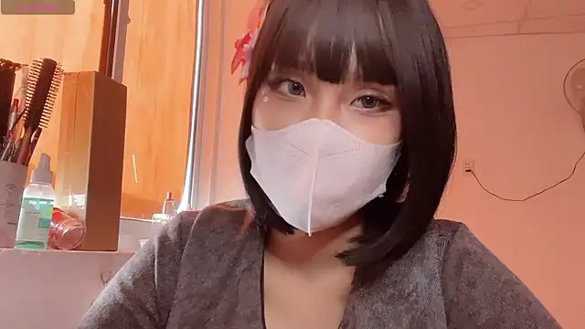 Tieu-May live sex cam