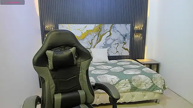 TaylerMiles's cam snapshot