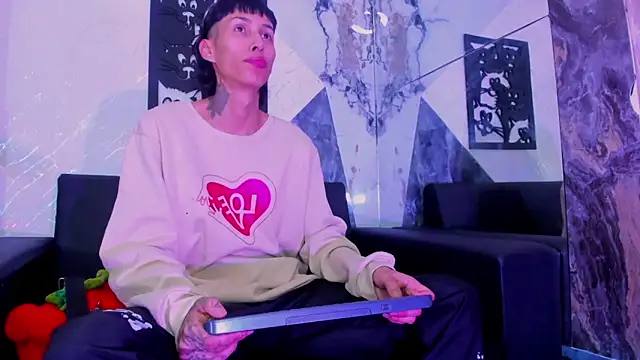 Daniel_Deluc77's cam snapshot