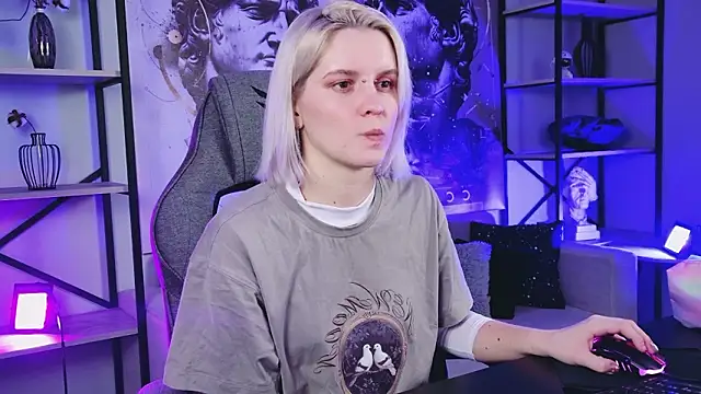 BethanyCloud's cam snapshot