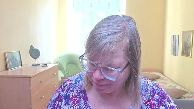 Emma_Eclipsee's cam snapshot