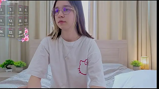 alorenna's cam snapshot