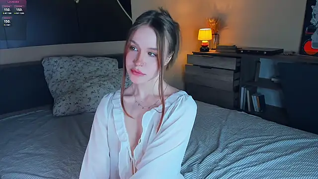MaliaBourraine live sex cam