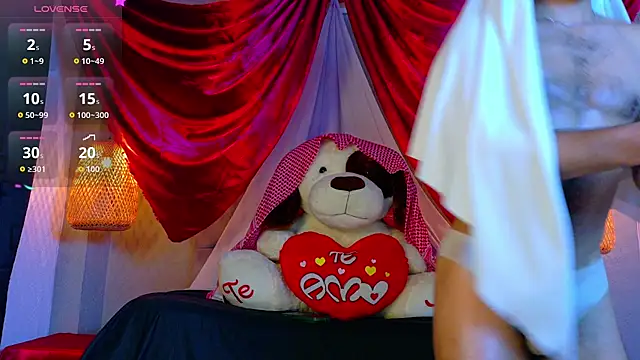 Thaiel_Fosteer live sex cam