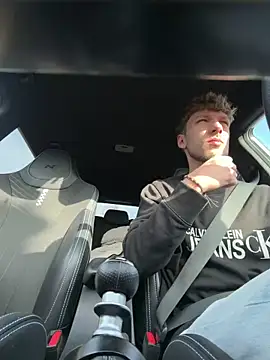 YoungSkinnyBoy20 live sex cam