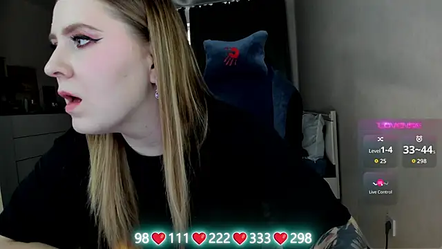 Olivia_Munk's cam snapshot