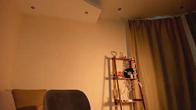 LachelleFrommer live sex cam