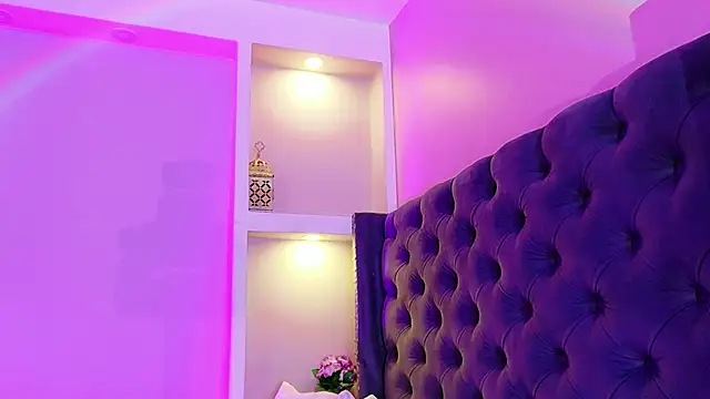 CamiEstrada live sex cam