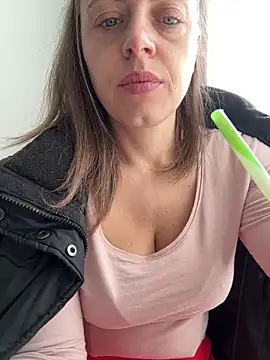 ladywithbigass live sex cam