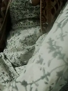 saaniya live sex cam