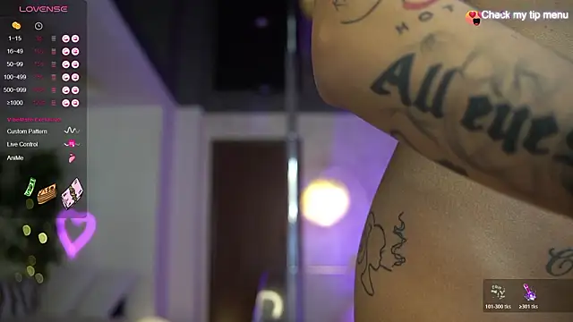 LisaAkira's cam snapshot