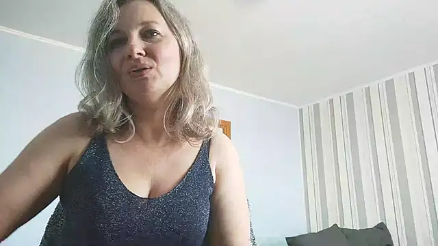 EdithManning's cam snapshot