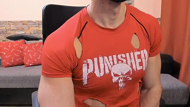 HotHunkTrainer live sex cam