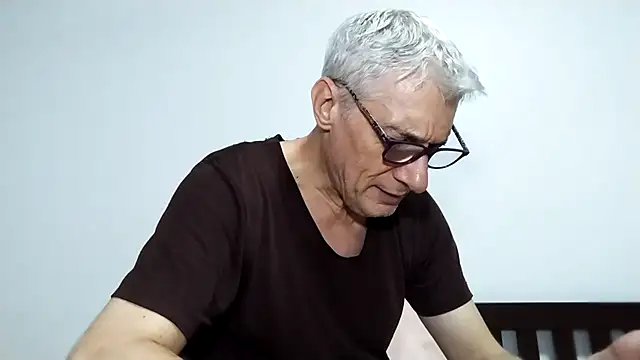 BIGUNCUTHARDCOCK live sex cam