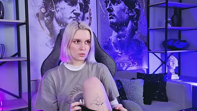 BethanyCloud's cam snapshot