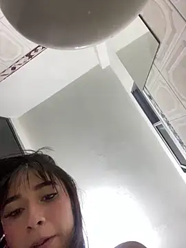 alahia_pink's cam snapshot