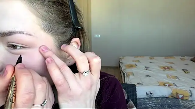 Milayouknow's cam snapshot