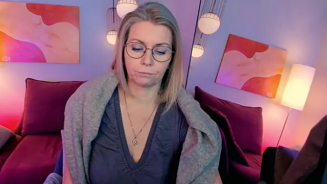 Annie_Light's cam snapshot