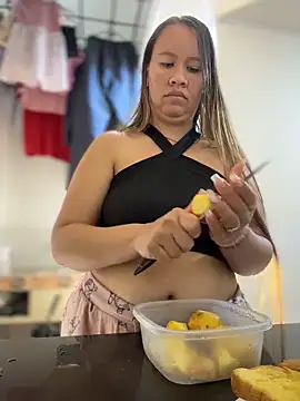 Emiily_lee live sex cam