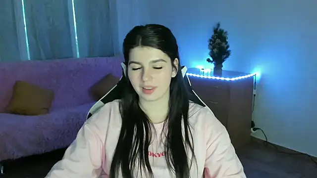 KisaModel's cam snapshot