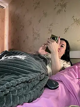 Naughtbaby_2025's cam snapshot