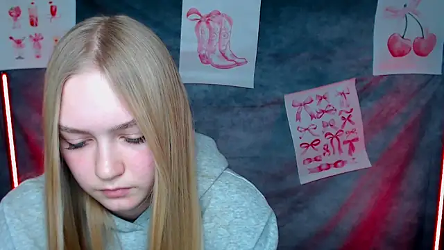 MademoiselleCl's cam snapshot