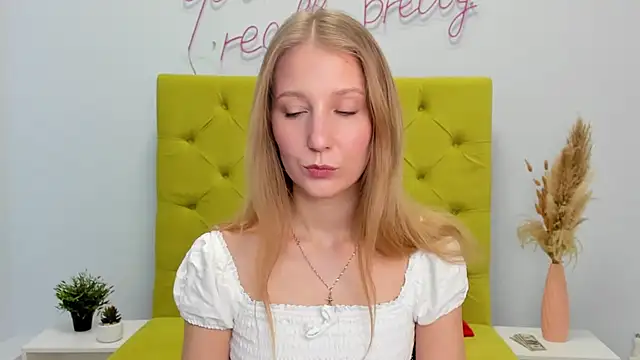 LolaWilsons's cam snapshot