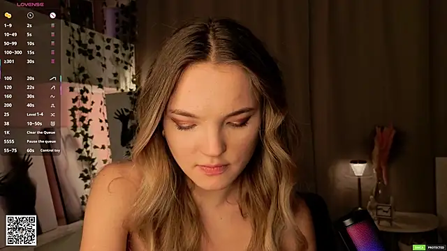 JulieLupo's cam snapshot