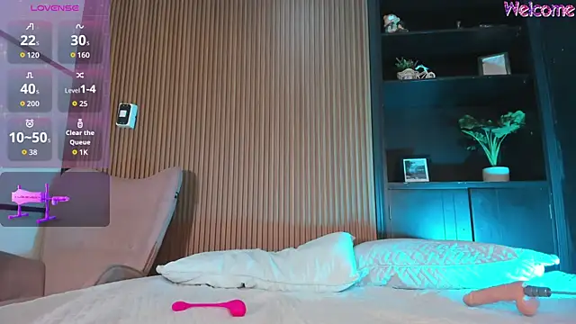 ThaliaBrookss_'s cam snapshot