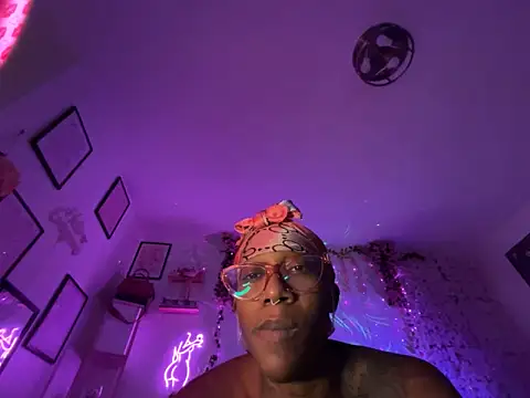 VixenCapri's cam snapshot