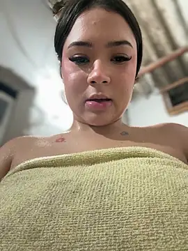 LunaRose5 live sex cam