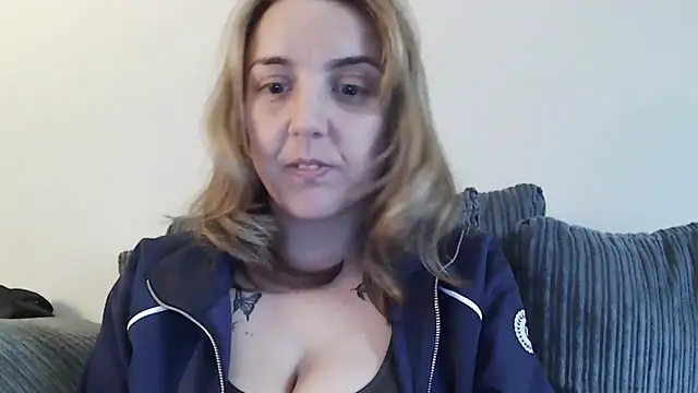 SERENALUCK2026 live sex cam