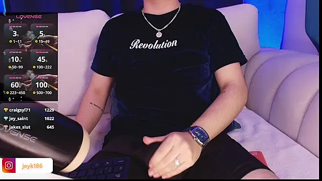 Guccy_Boy_Club live sex cam