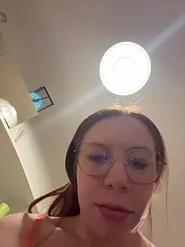 redheaddoll22 live sex cam