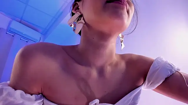 Divine_Madeleine's cam snapshot