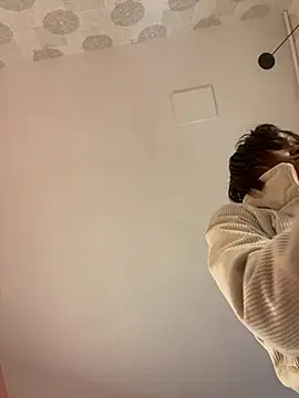 alahia_pink's cam snapshot