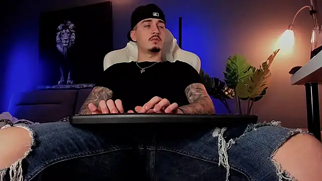 uptomatty's cam snapshot