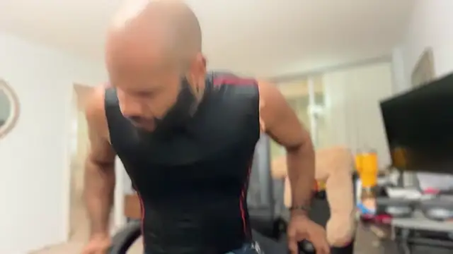 Piercedmuscle80's cam snapshot