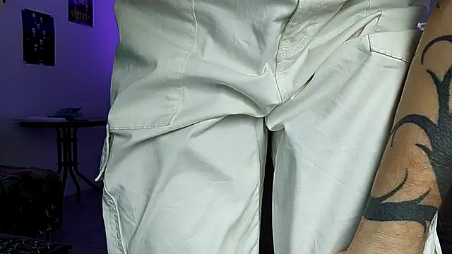 Huntall77's cam snapshot