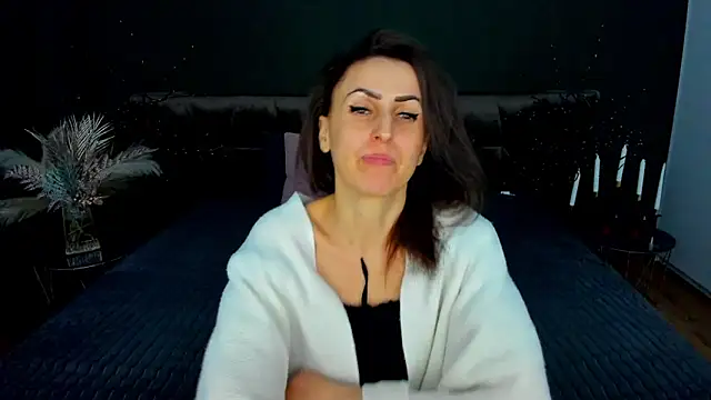 Rebecca_Diamond's cam snapshot