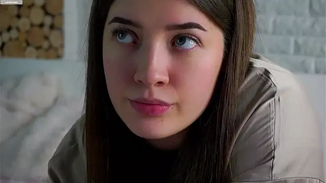 LowOncoming live sex cam