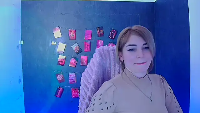 CuttieEmma's cam snapshot