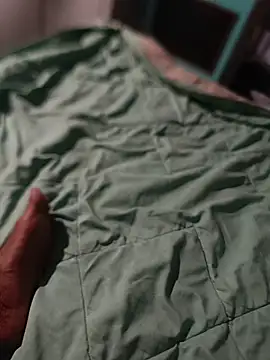 i_play_'s cam snapshot