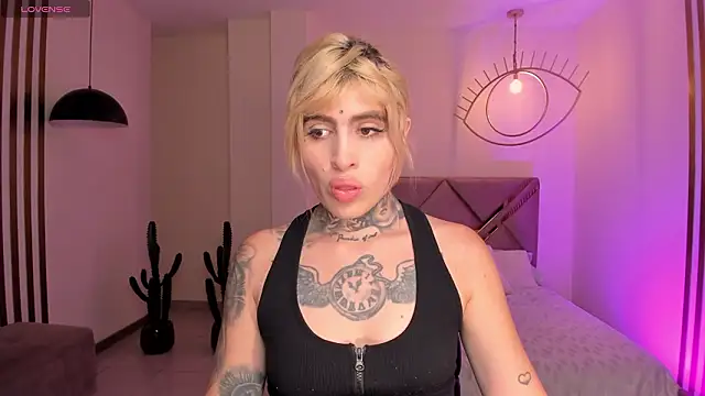 CarlaBrunni's cam snapshot